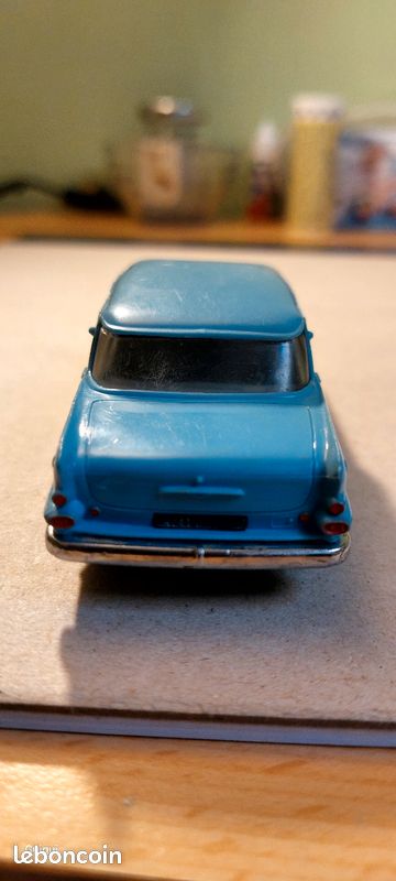 NOREV 1/43 OPEL Kapitan Les Miniatures De Norev N 64 Bon Etat Ancien