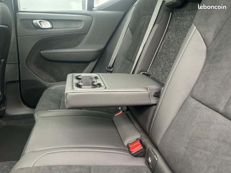 Volvo XC40 B3 163ch Black Edition DCT 7 (image 6)