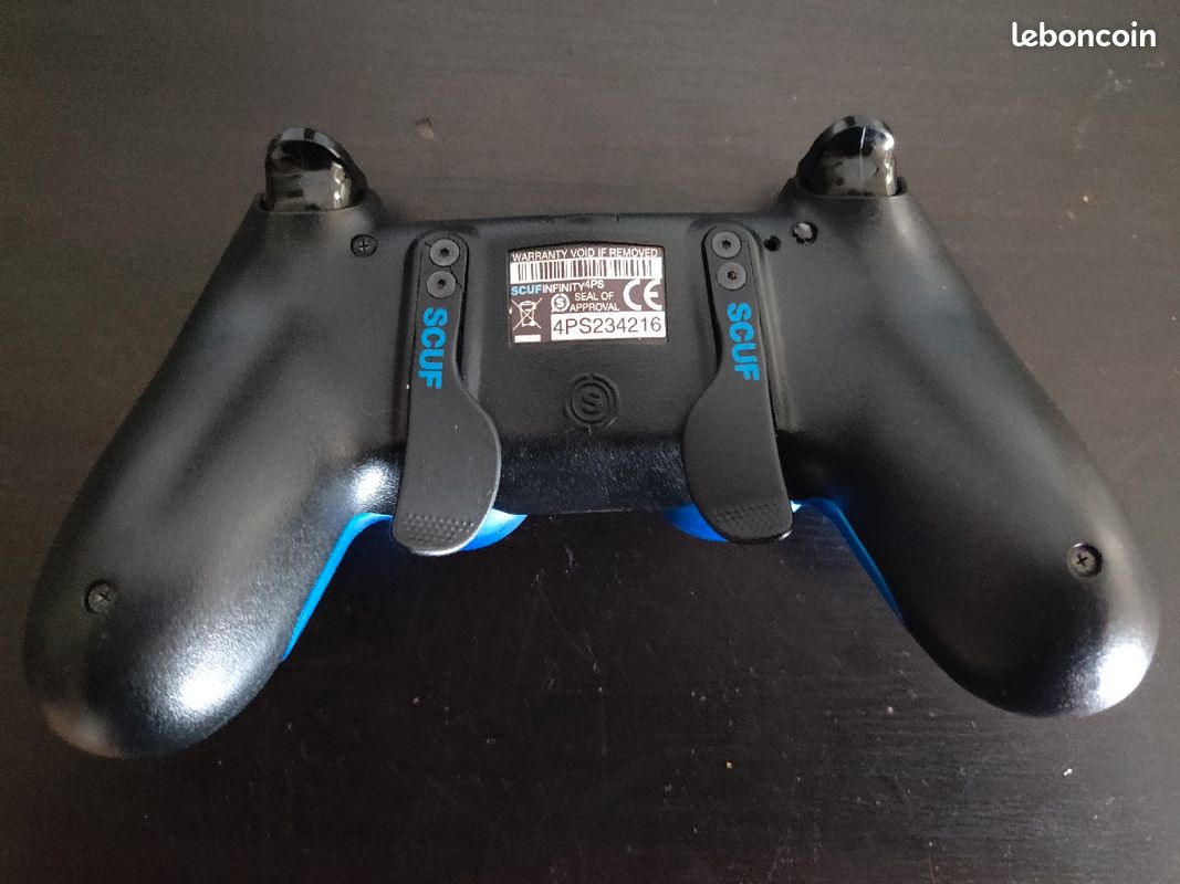 Manette PS4 bleu scuff (image 2)