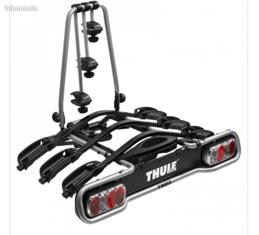 Loue porte vélo thule 3 places (image 1)