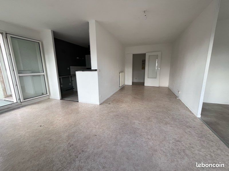 Appartement 63 m2 dernier étage terrasse (image 2)