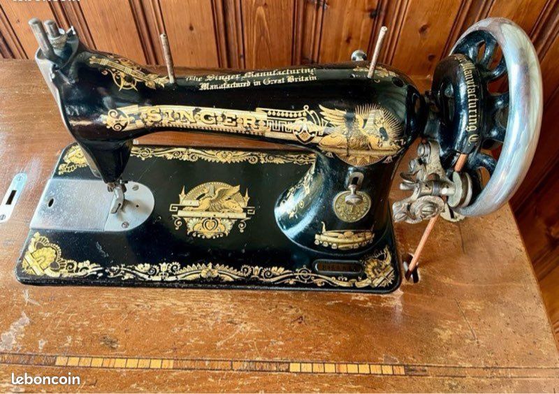 Machine à coudre Singer d’époque 1930 (image 1)