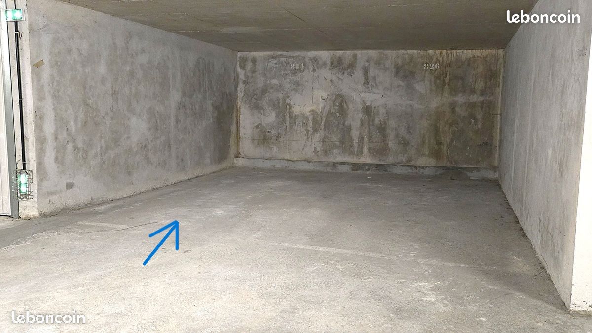 Parking en sous sol · à Menton · 29 000 €