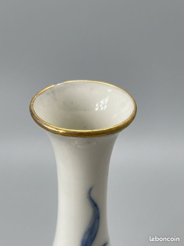 Vase soliflore en porcelaine de Limoges – Décor d’oiseau – 18 cm (image 4)