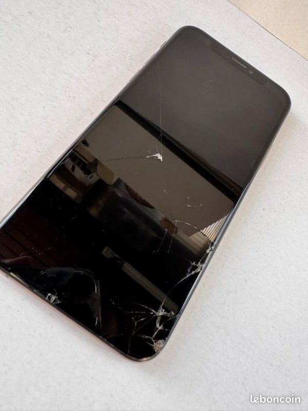 IPhone XS 256 Go – Écran fissuré, réinitialisé ✅ (image 2)