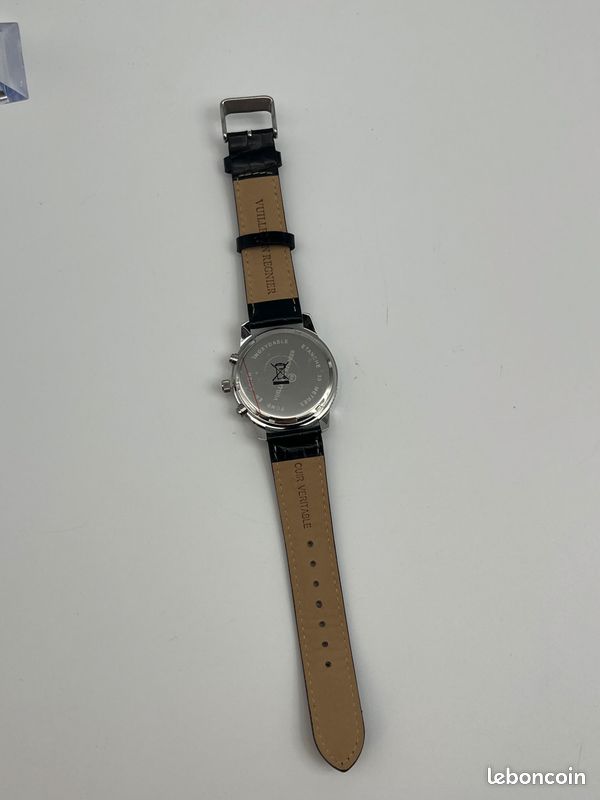 Montre Bracelet Ancienne Vuillemin Regnier - Avec Date Et Tachymètre, Mouvement Quartz, Occasion, Pièce Horlogère Vintage