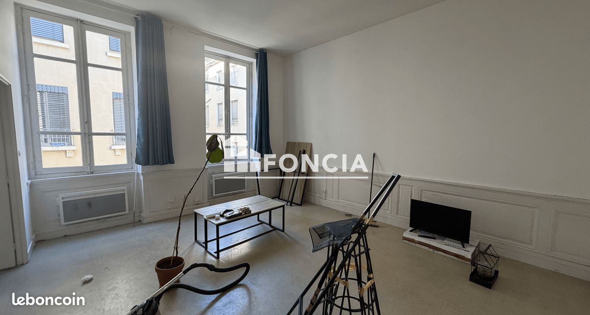 Appartement 3 pièces 57 m² · à Lyon · 57 m² · 842 €