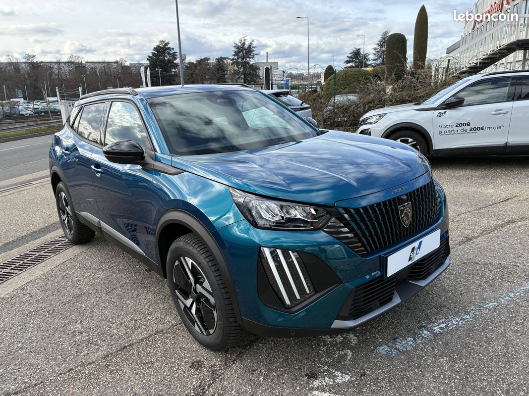 PEUGEOT 2008 Hybrid 110 e-DCS6 Allure (image 8)