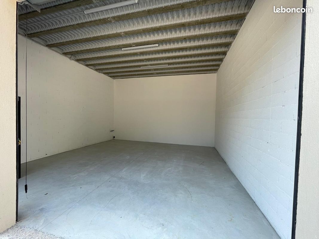 Local commercial 1 pièce 47 m² · à Montauroux · 47 m² · 604 €/mois