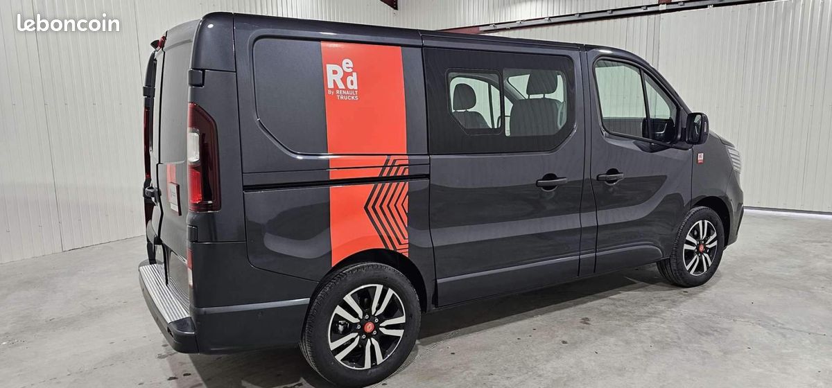 Renault Trafic CABINE APPROFONDIE CA L1H1 BLUE DCI 170 BVA9 RED EDITION EXCLUSIVE (image 18)