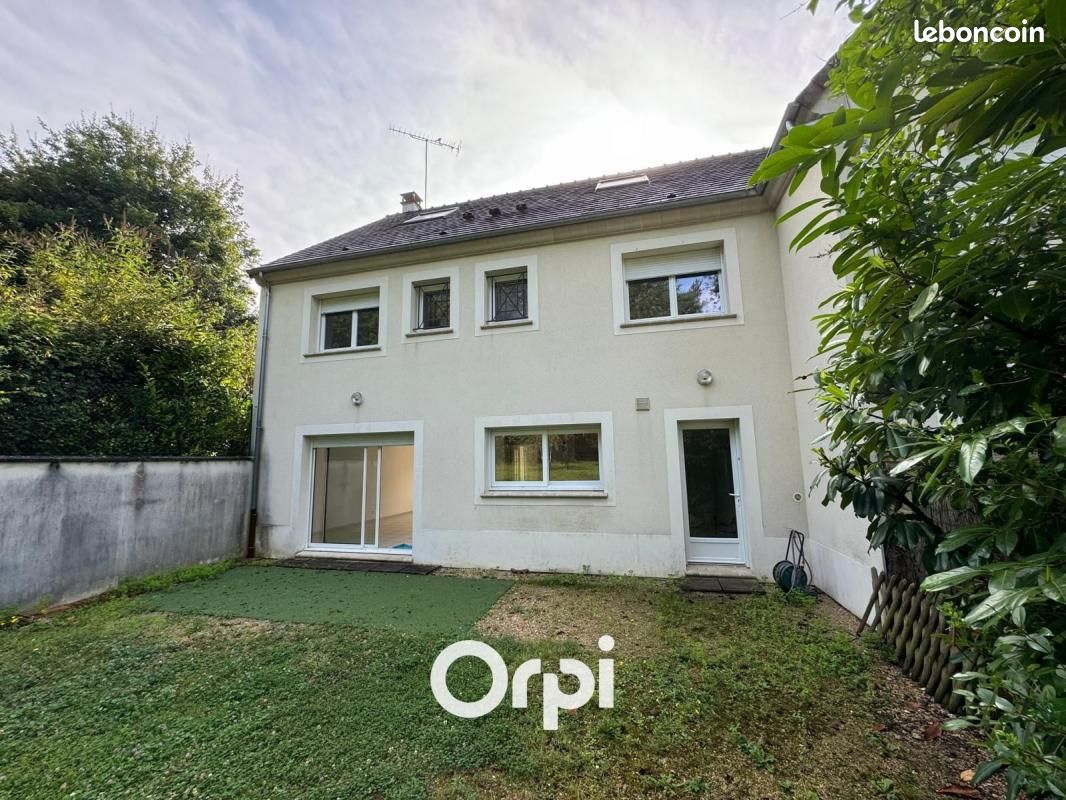 Maison 5 pièces 155 m² · à Cély · 155 m² · 1 680 €/mois