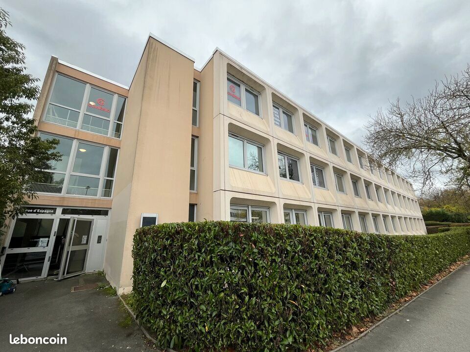 Bureaux 56 m² RENNES (image 1)