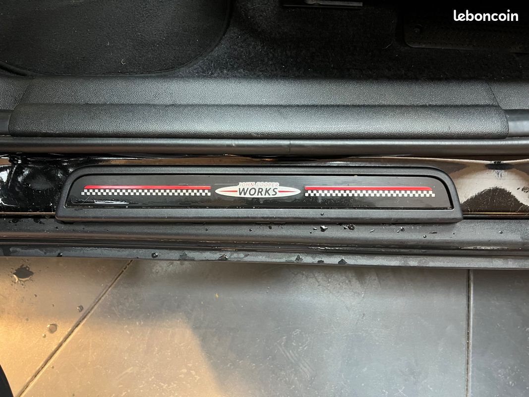 MINI COUNTRYMAN 1.5 134cv+88cv HYBRID PHEV COOPER SE ALL4 BVA JCW / TOIT OUVRANT / APPLECARPLAY / SIEGES CHAUFFANTS (image 10)