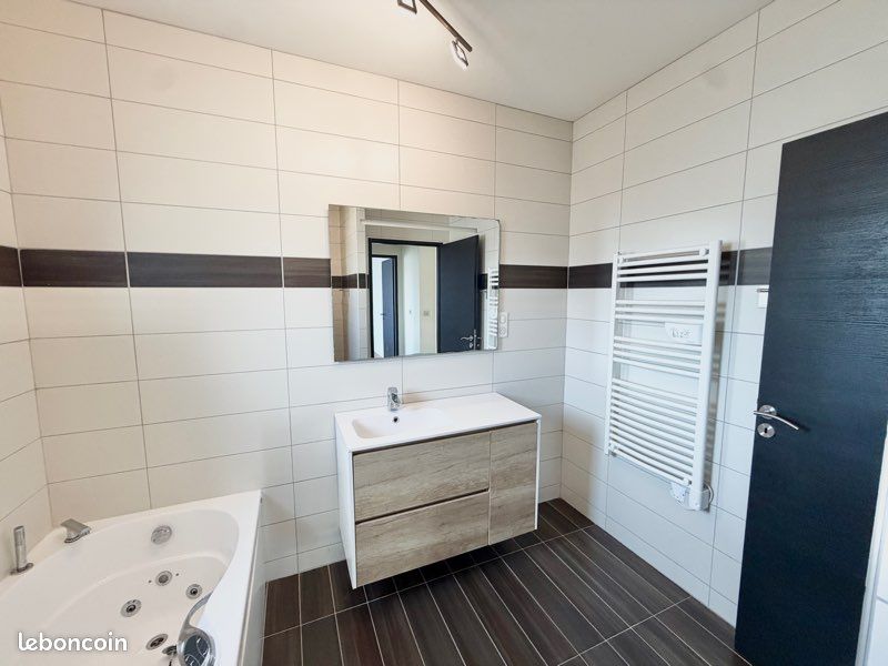 Maison contemporaine de 140 m² habitables 194 m2 au total DPE AA – Aucun travaux à prévoir – Terrain clos de 1 000 m² – Vue Pyrénées (image 13)