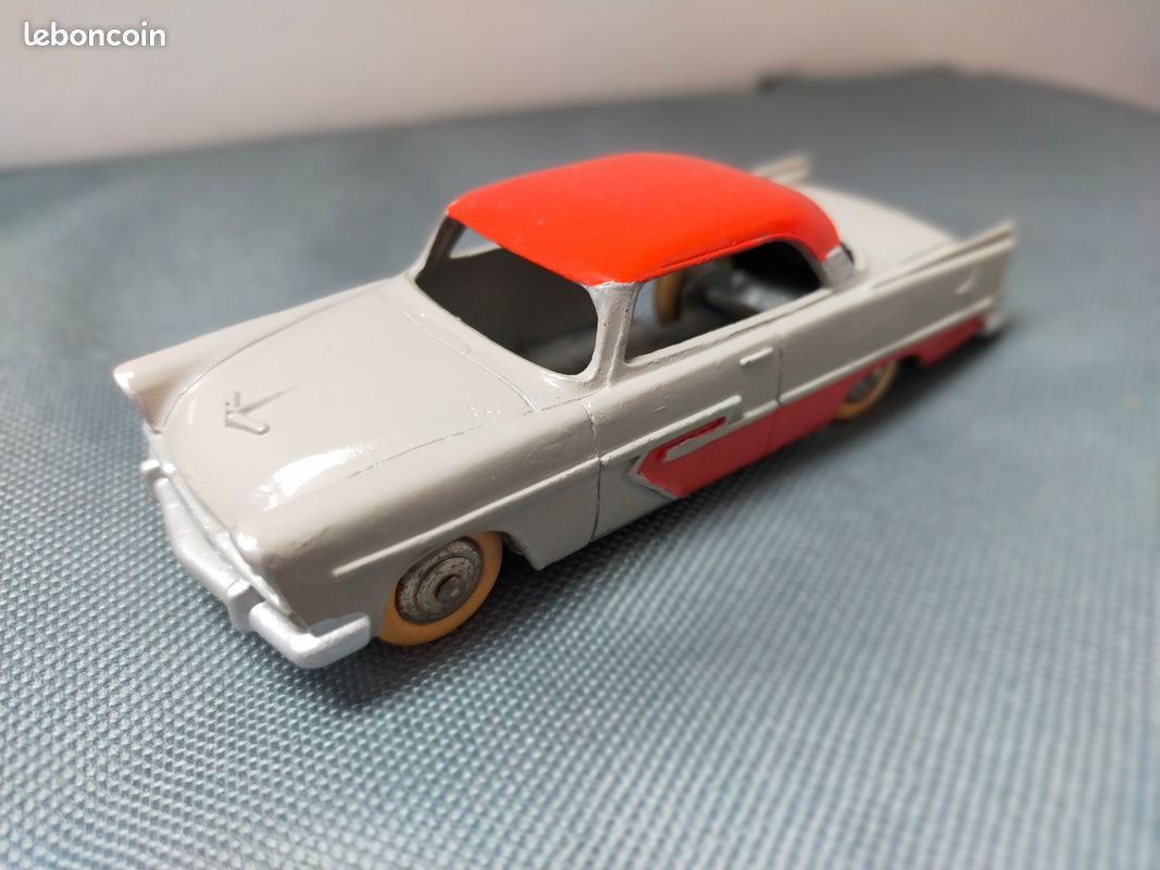 DINKY TOYS FRANCE PLYMOUTH BELVEDERE 1/43ème REF 24D TRÈS BON