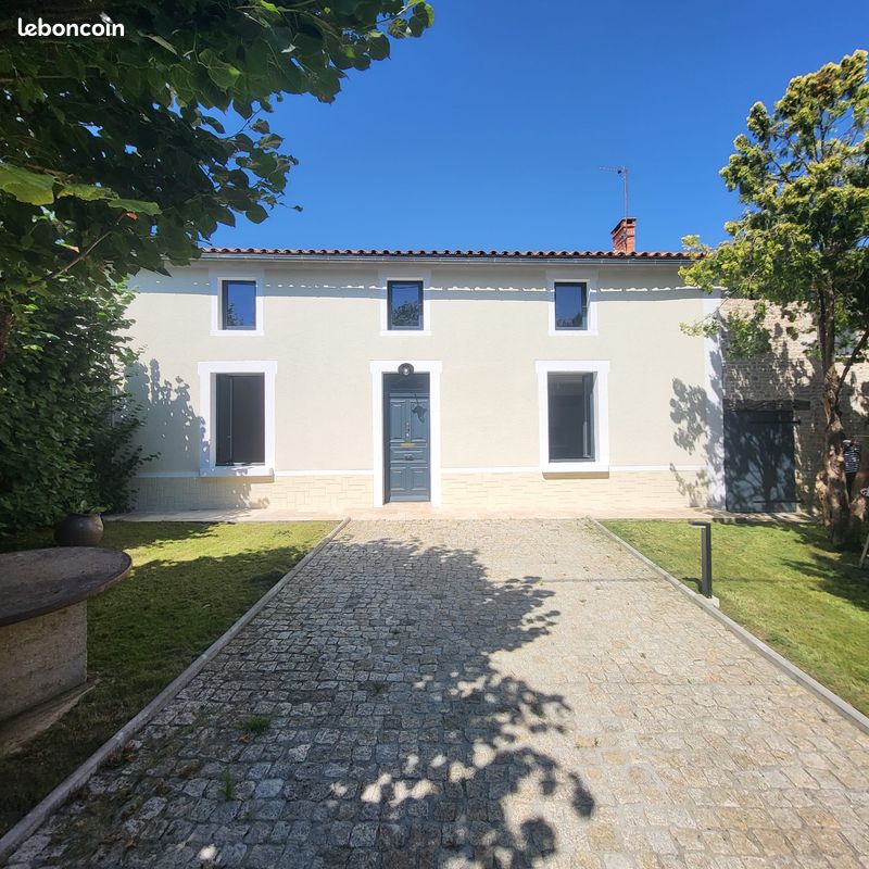 Maison 6 pièces 176 m² · à La Chapelle-Pouilloux · 176 m² · 175 000 €
