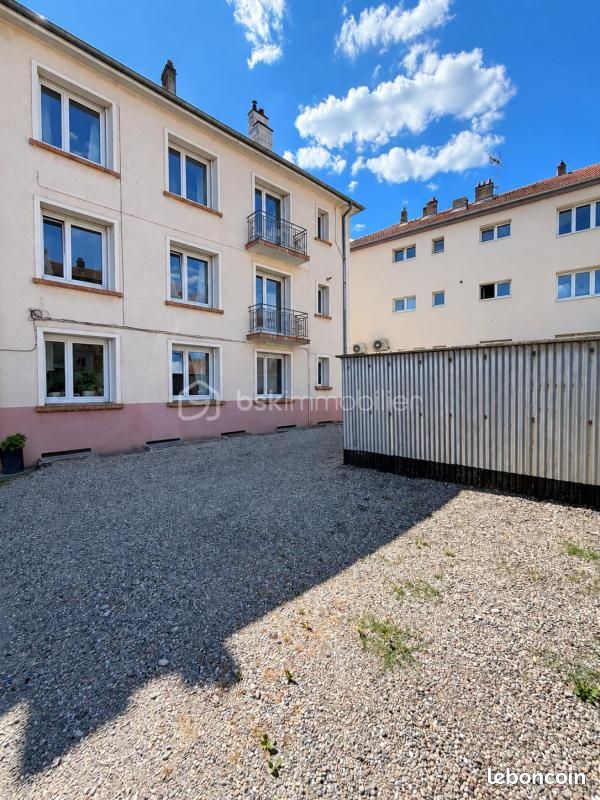 Immeuble 19 pièces 325 m² · à Puttelange-aux-Lacs · 325 m² · 299 000 €