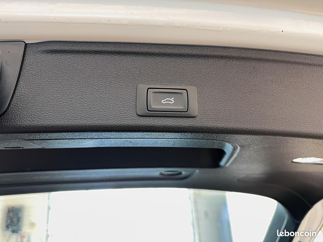 AUDI A4 Avant 40 TDI 204 S tronic 7 Quattro S line (image 8)