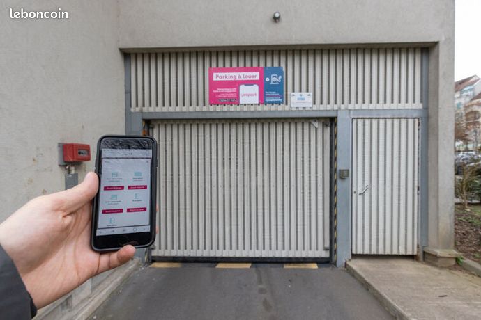 https://img.leboncoin.fr/api/v1/lbcpb1/images/dc/a7/0f/dca70f7f6d44843dd490640136132efd1346f7f2.jpg?rule=ad-image
