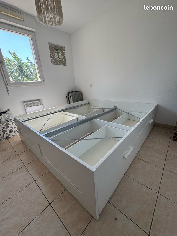 Lit IKEA (cadre lit + sommier + matelas) 180x200 (image 4)