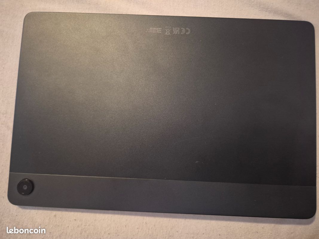Tablette samsung A9 plus état neuf + coque et clavier (image 2)
