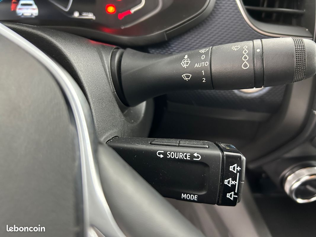 RENAULT Arkana E-Tech hybride 145 - 22 Techno (image 24)