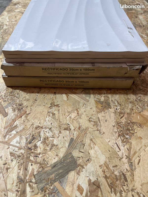 Carrelage blanc effet vague (image 2)