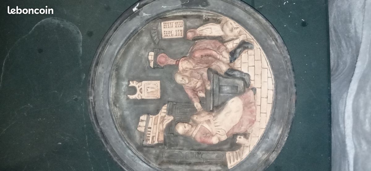 Assiette en terre ancienne (image 1)