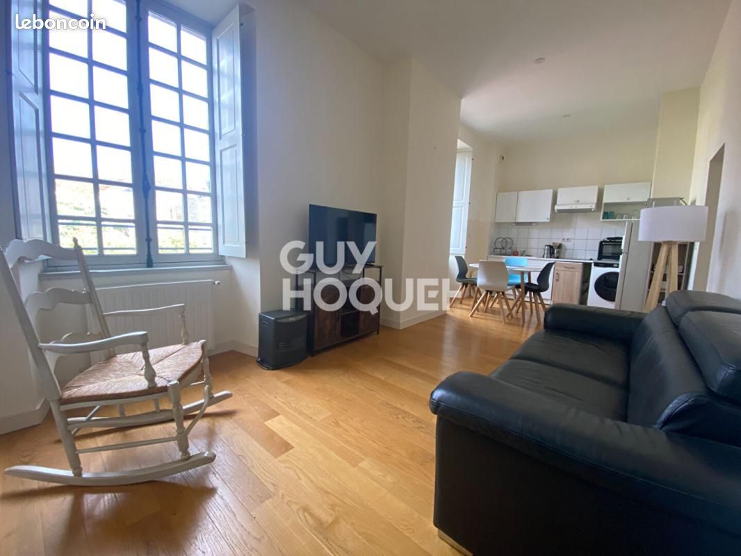 Appartement 3 pièces 59 m² · à Fontenay-le-Comte · 59 m² · 800 €