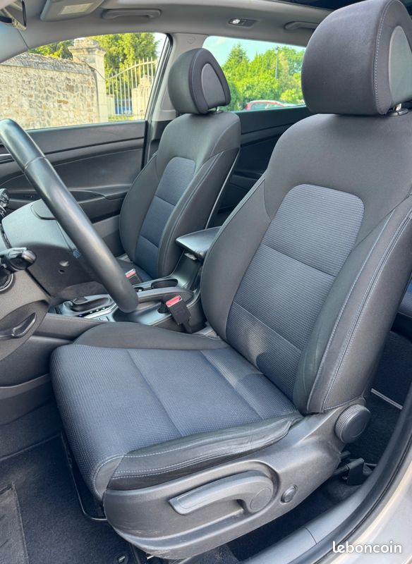 HYUNDAI TUCSON 1.7 CRDI 140 CREATIVE - TOIT OUVRANT - CARPLAY - SIÈGES CHAUFFANTs (image 8)