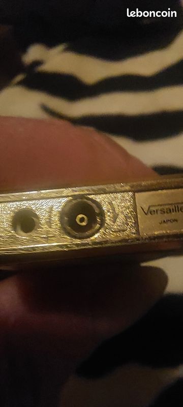 Briquet Versailles Japon. Or 200 vendu sans boîte =150 avec petit étuis très bon état (image 2)