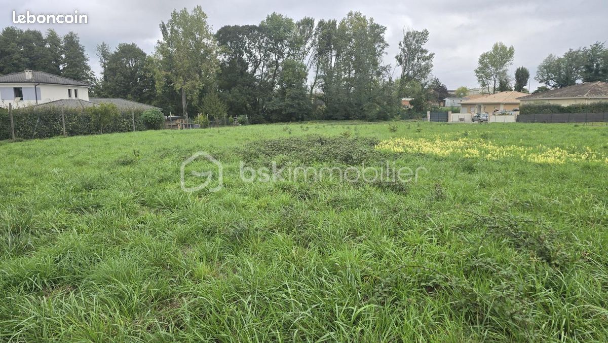 Terrain 3458 m² · à Val-de-Livenne · 96 000 €