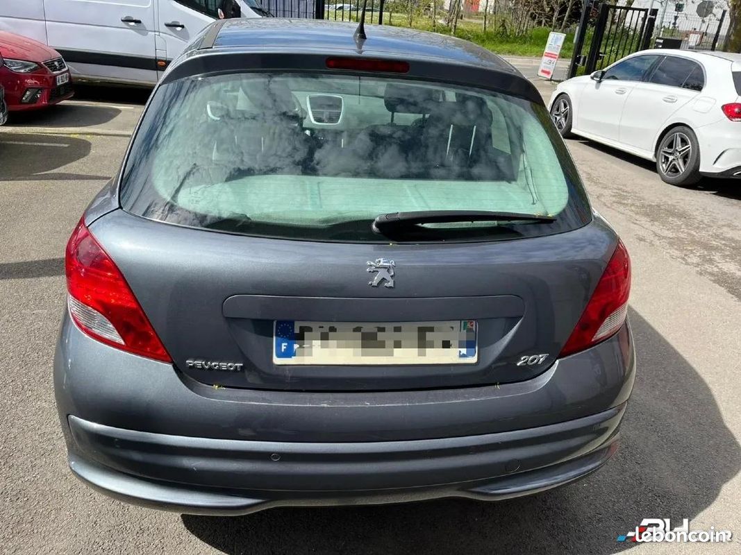 Peugeot 207 1.4 HDI 70 ACTIVE (image 5)