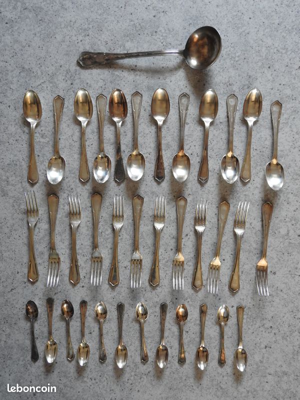 Ménagère métal argenté 37 PIECES COFFRET D'ORIGINE POINCONS
