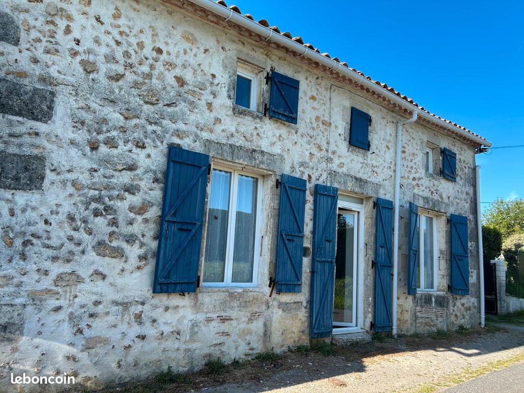 Maison 3 pièces 75 m² · à Saint-Adjutory · 75 m² · 135 000 €