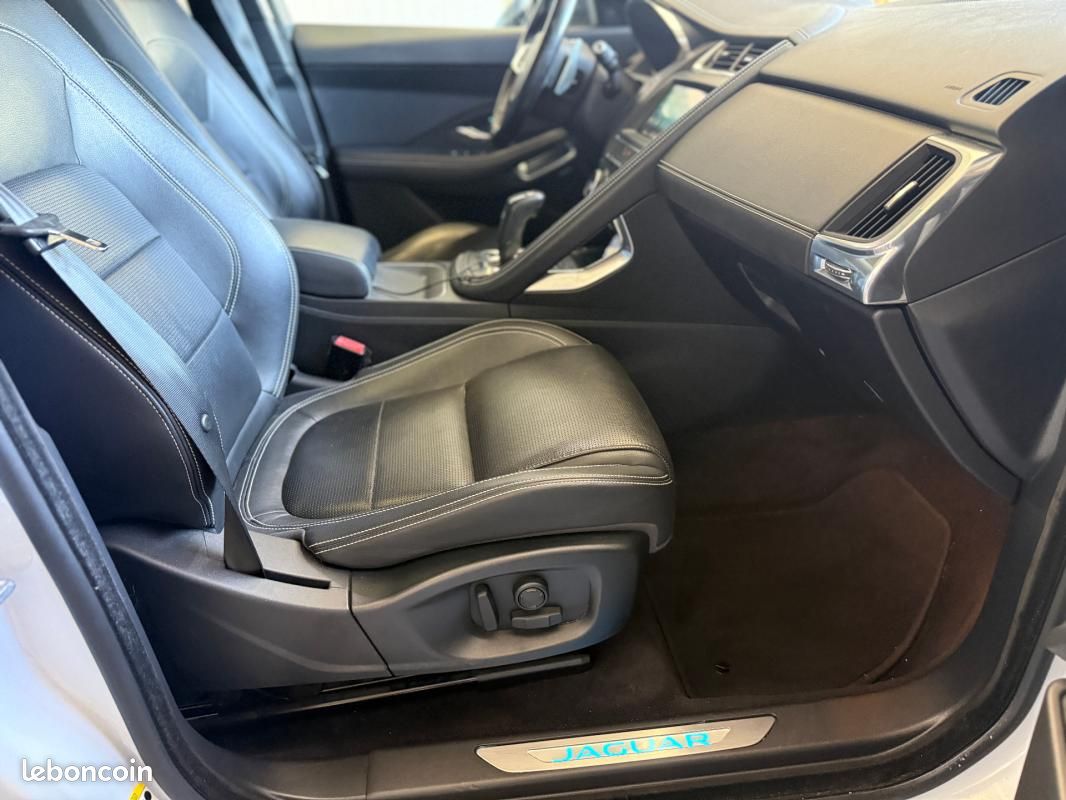 Jaguar E-PACE 2.0 D - 150 ch AWD BVA R-Dynamic SE (image 11)