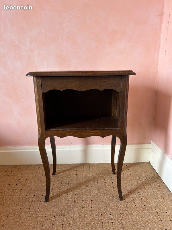 Table de chevet vintage en chêne – style Louis XV / campagne chic (image 1)