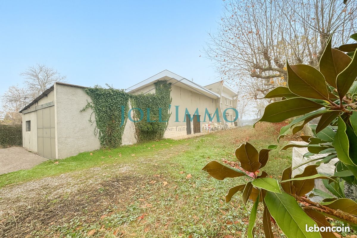 Maison 6 pièces 240 m² · à Décines-Charpieu · 240 m² · 500 000 €