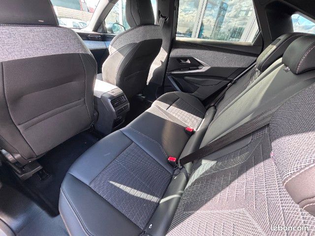Peugeot 3008 III ALLURE HYBRID 136 E-DCS6 (image 14)