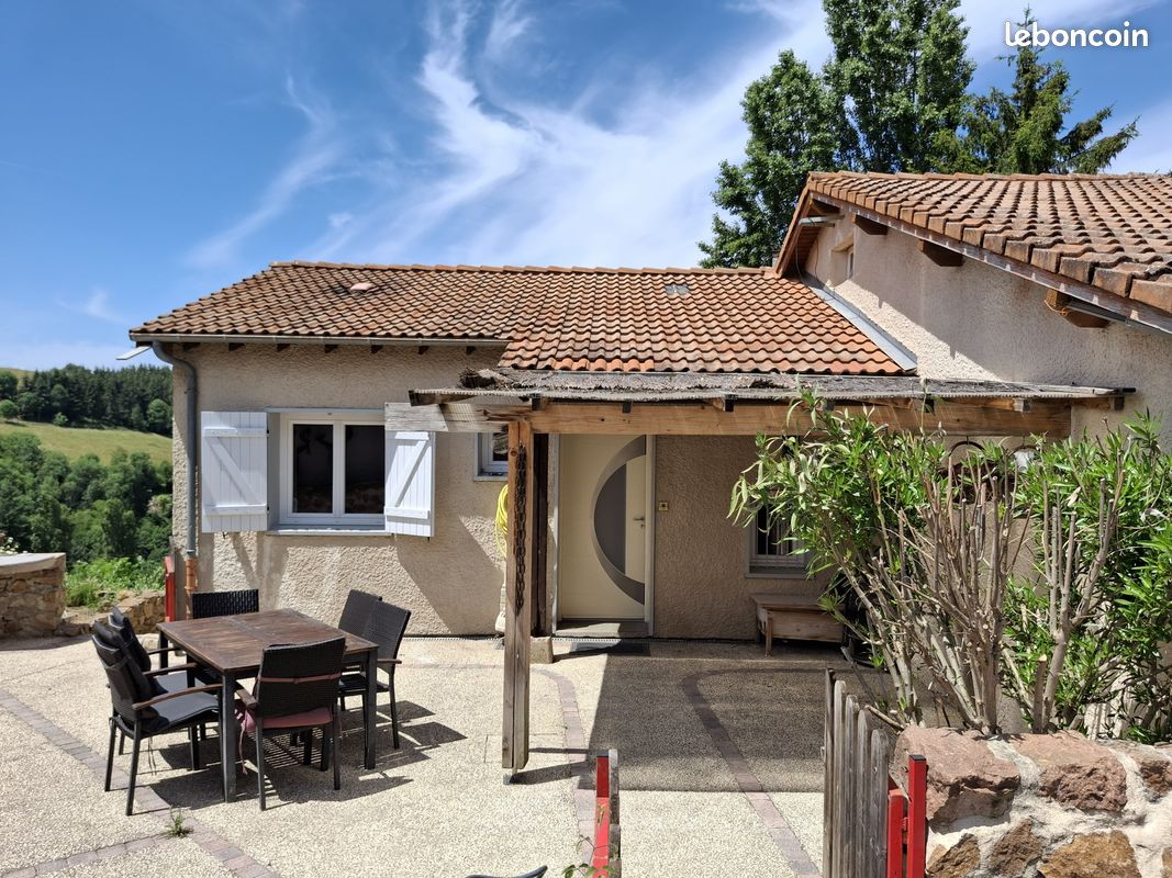 Maison 6 pièces 110 m² · à Thizy-les-Bourgs · 110 m² · 175 000 €