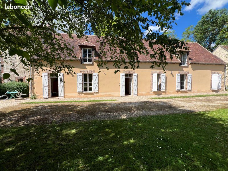Maison 6 pièces 200 m² · à Saint-Denis-lès-Sens · 200 m² · 1 350 €/mois