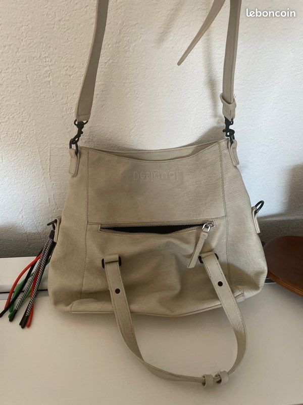 Sac à Bandoulière DESIGUAL Gris - Occasion En Excellent état (authentique, Pas Une Copie)