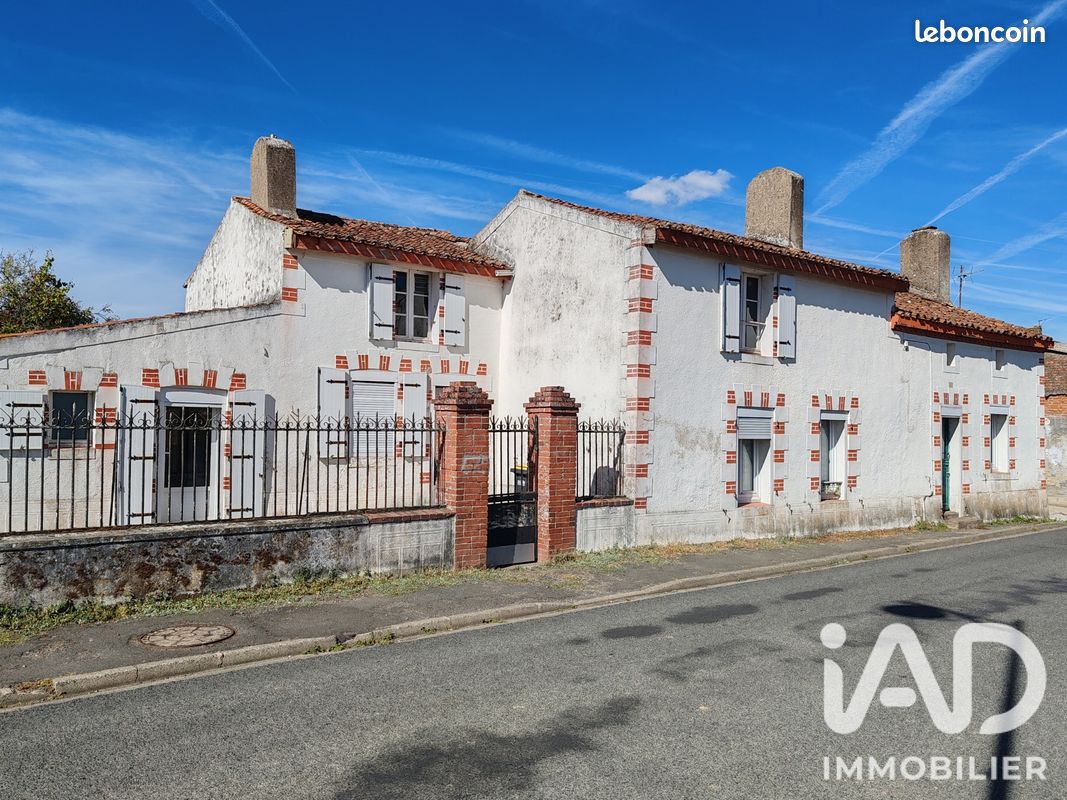 Maison 7 pièces 126 m² · à Saint-Paul-du-Bois · 126 m² · 66 000 €