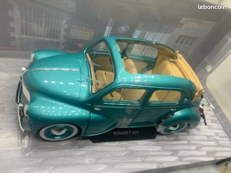 Miniature Solido Renault 4CV 1/17 - Vacances à La Neige - Vert Rare - Collection - Sans Boîte