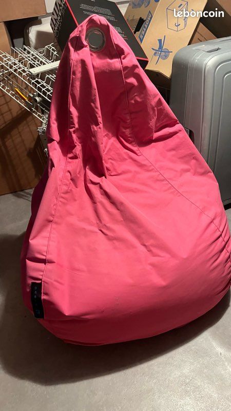 Lot de deux poufs géants rose fuschia (image 1)
