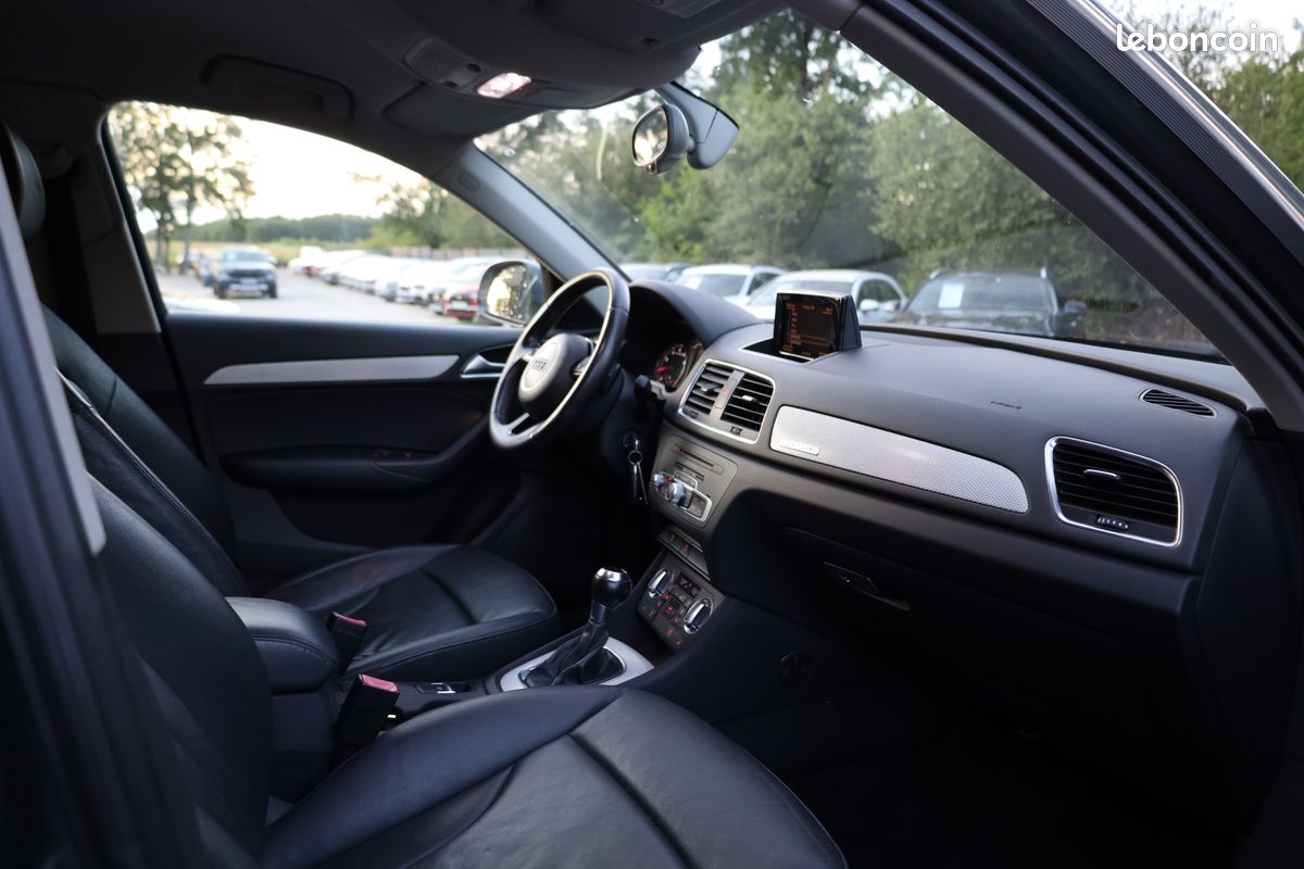 Audi Q3 2.0 TFSI 211 Quattro AMBITION LUXE BA +Sièges Chauffants +Attelage (image 8)