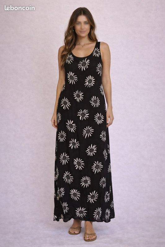 Robe Noire élégante Taille 44 - Style Maxi (longue) Jusqu'au Genou - Sans Manches - Marque K&D - Neuf Avec étiquettes
