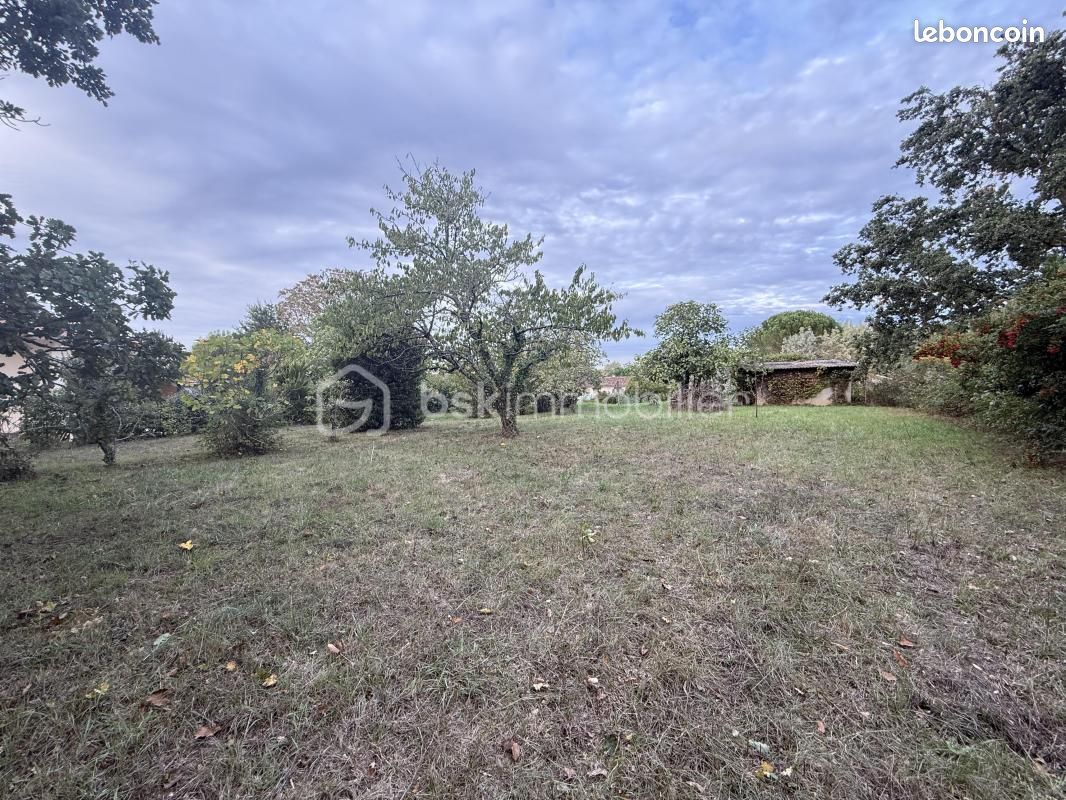 Terrain 1001 m² · à Lasserre-Pradère · 116 000 €