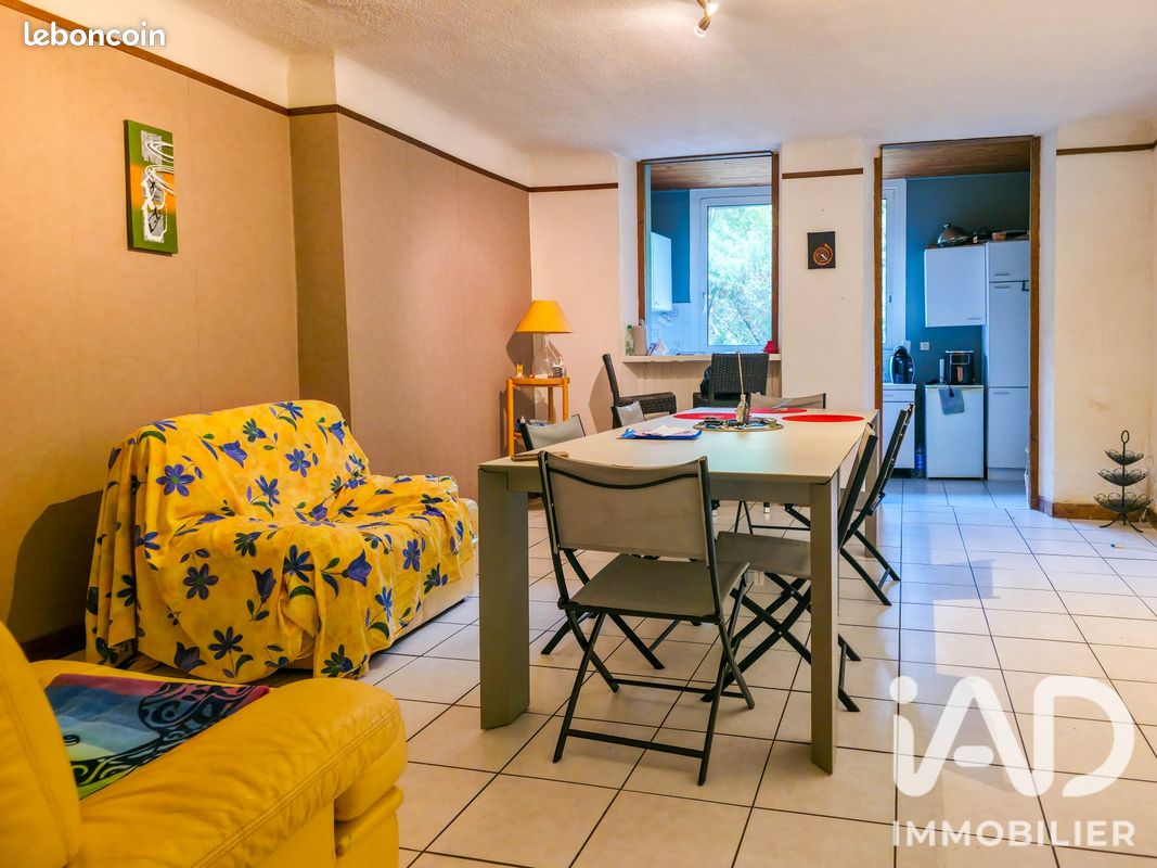 Immeuble 120 m² · à Saint Geniez d'Olt et d'Aubrac · 120 m² · 109 000 €