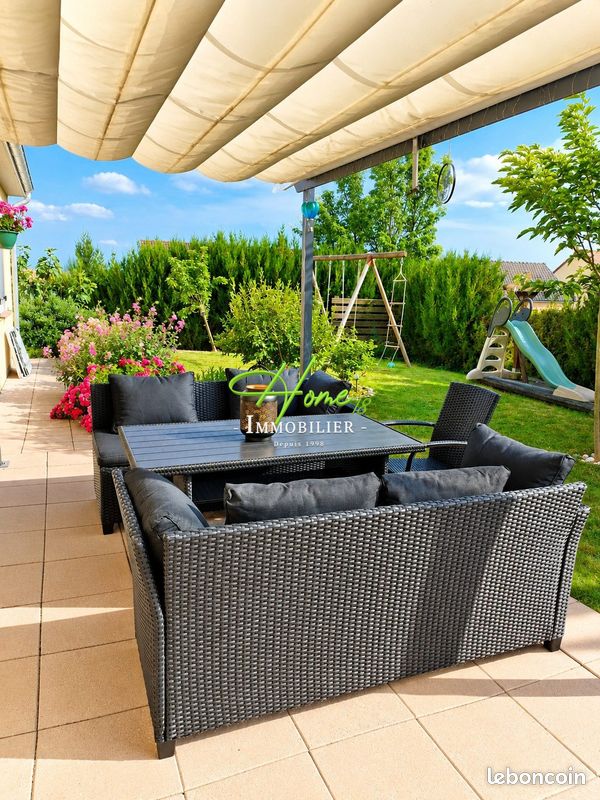Maison 7 pièces 165 m² · à Saint-Germain-du-Puy · 165 m² · 241 000 €